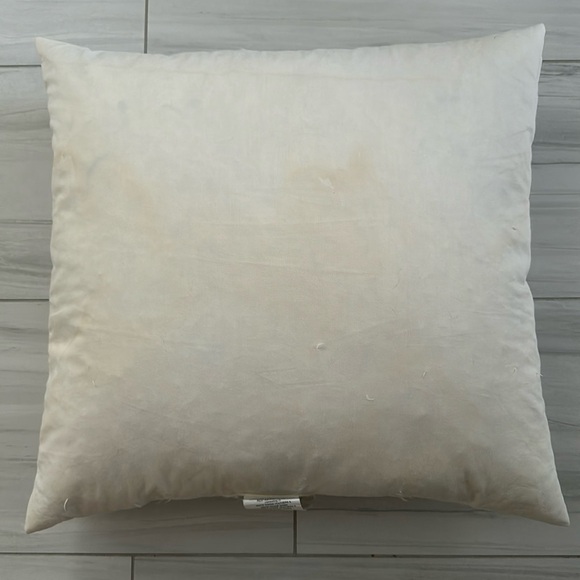 Pottery Barn Sea Shell Coastal Inspired Oversized Decorative Accent Pillow - Picture 5 of 9